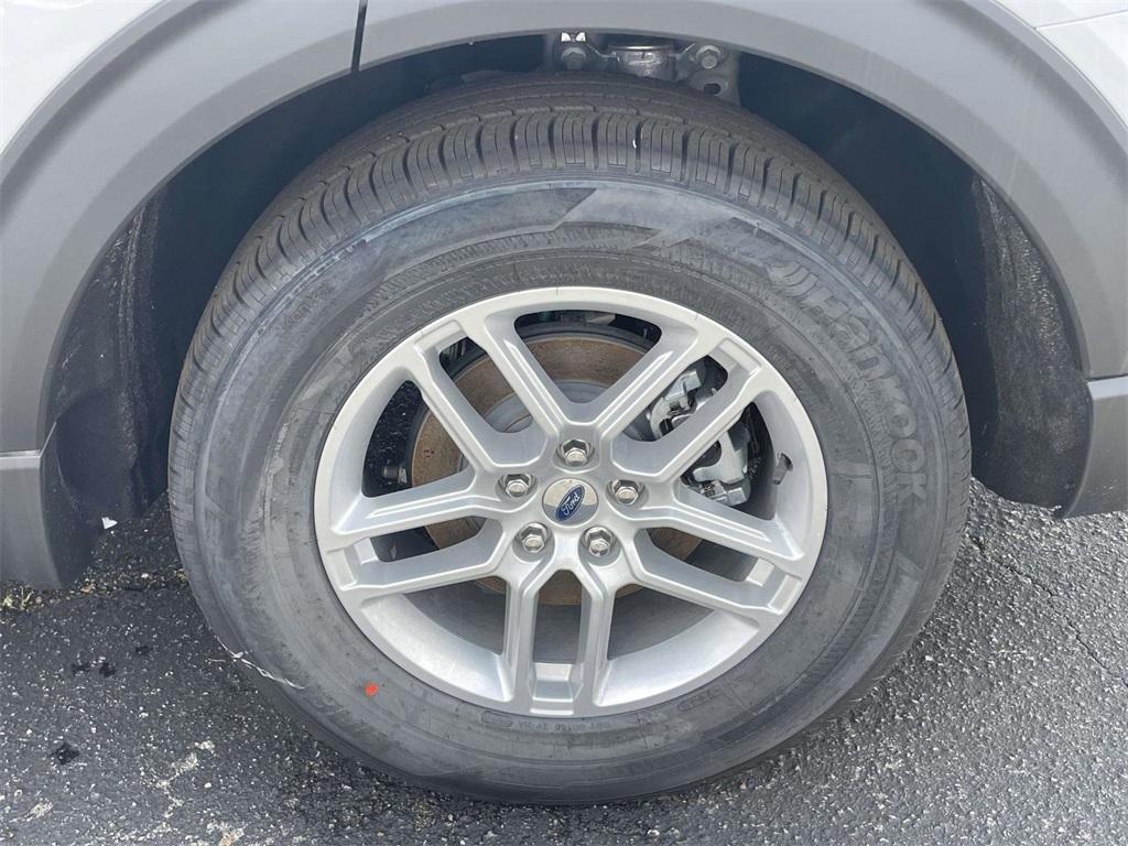 new 2025 Ford Explorer car, priced at $39,995