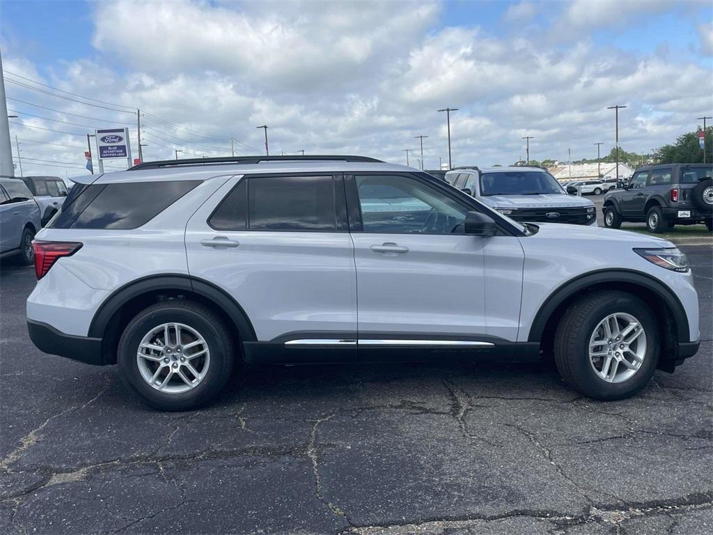 new 2025 Ford Explorer car, priced at $39,995