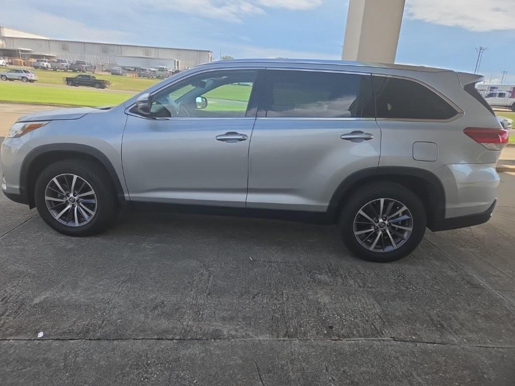 used 2019 Toyota Highlander car, priced at $22,100