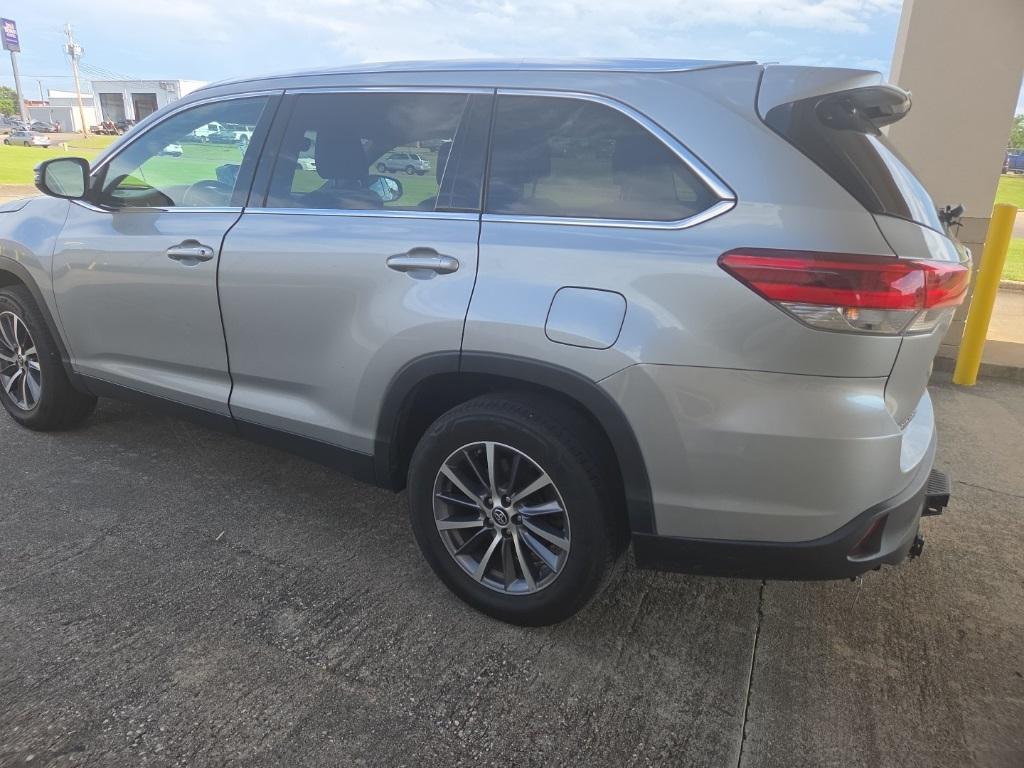 used 2019 Toyota Highlander car, priced at $22,100