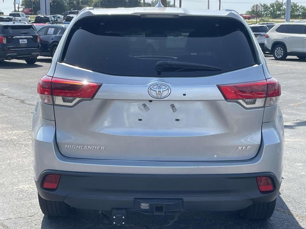 used 2019 Toyota Highlander car, priced at $22,100