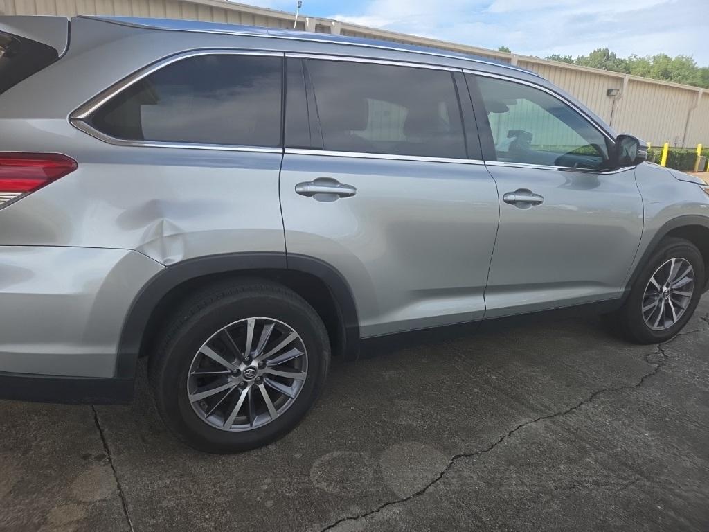used 2019 Toyota Highlander car, priced at $22,100