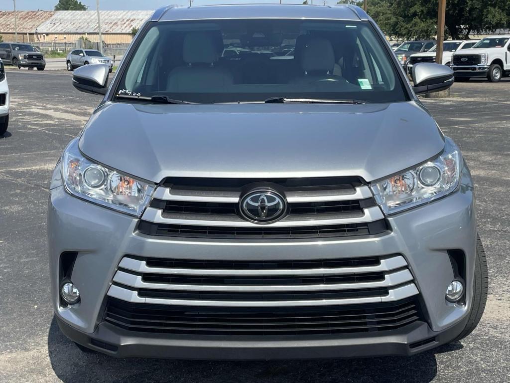 used 2019 Toyota Highlander car, priced at $22,100