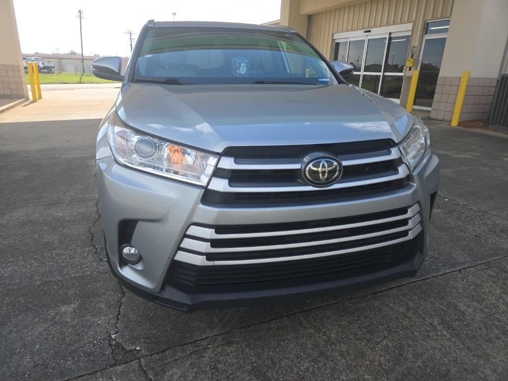 used 2019 Toyota Highlander car, priced at $22,100