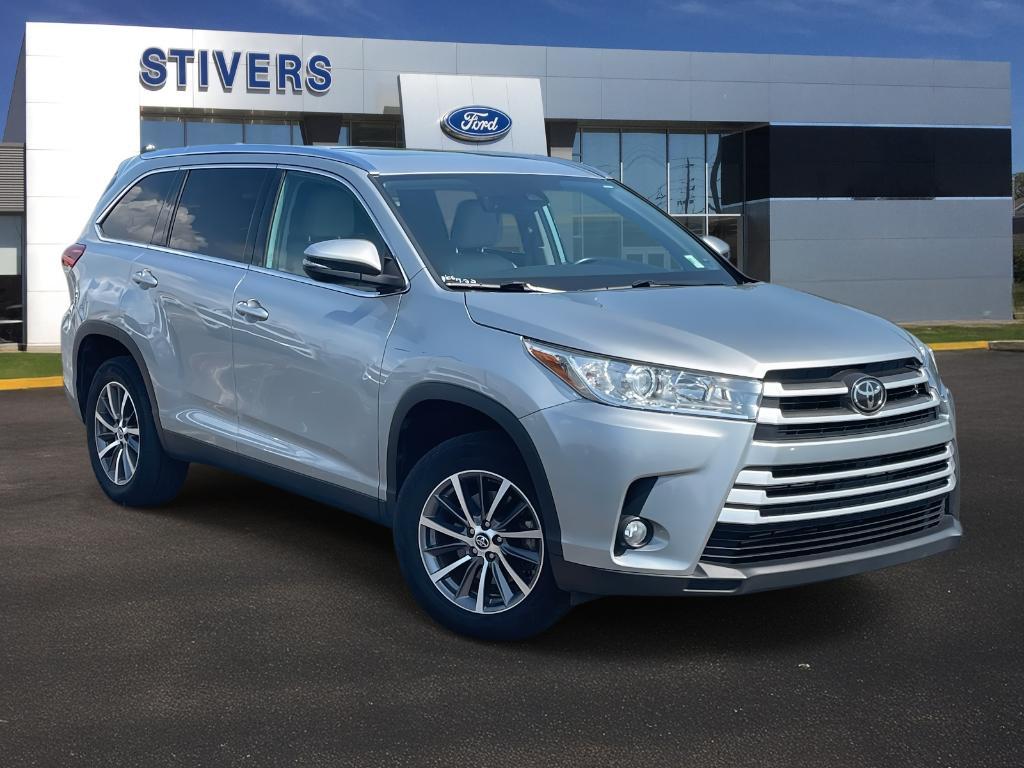 used 2019 Toyota Highlander car, priced at $22,100