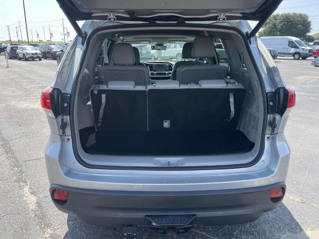 used 2019 Toyota Highlander car, priced at $22,100
