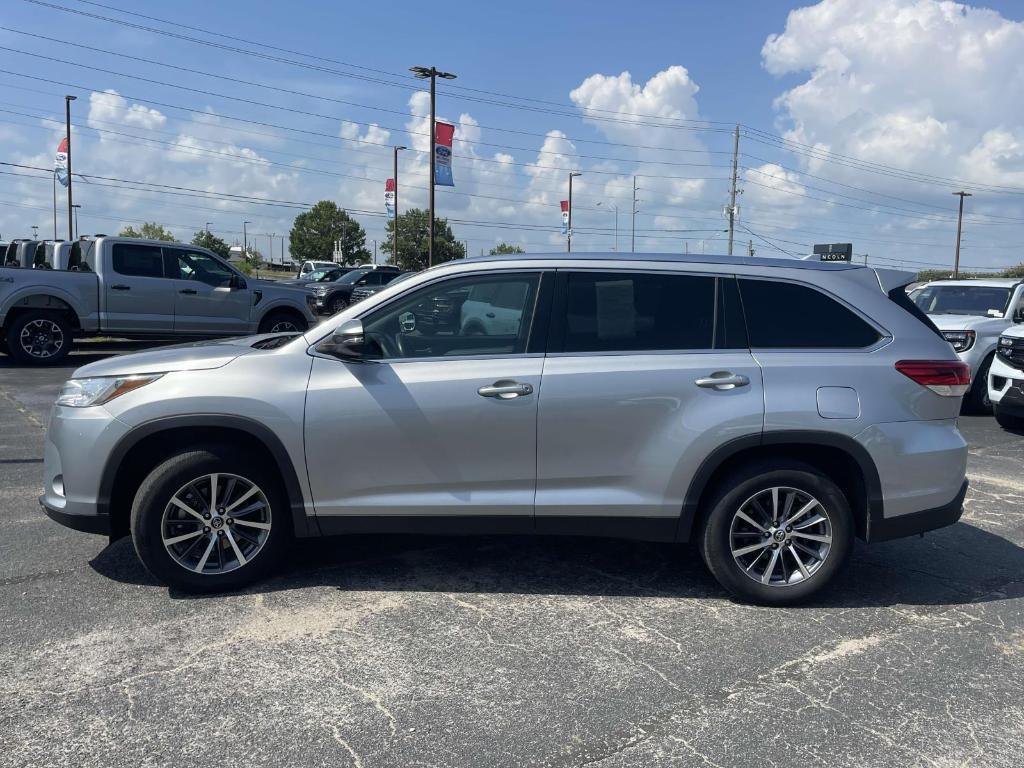 used 2019 Toyota Highlander car, priced at $22,100