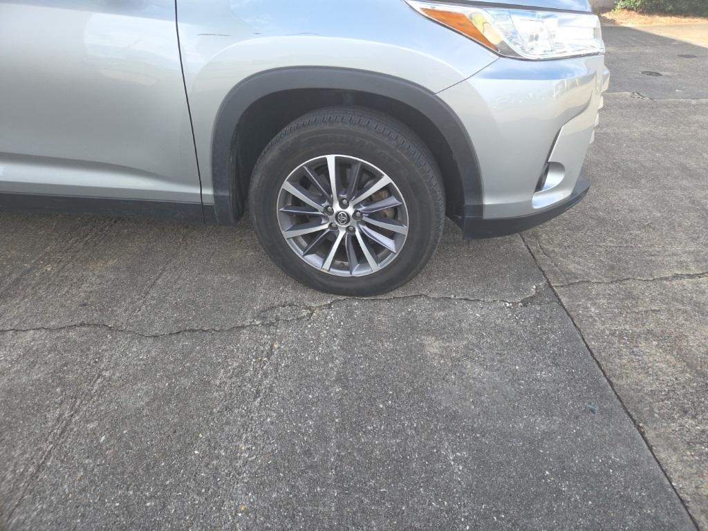 used 2019 Toyota Highlander car, priced at $22,100