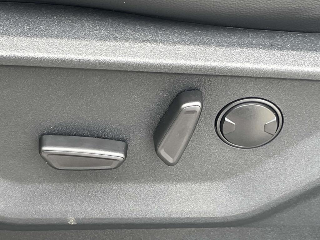 new 2025 Ford F-250 car, priced at $88,222