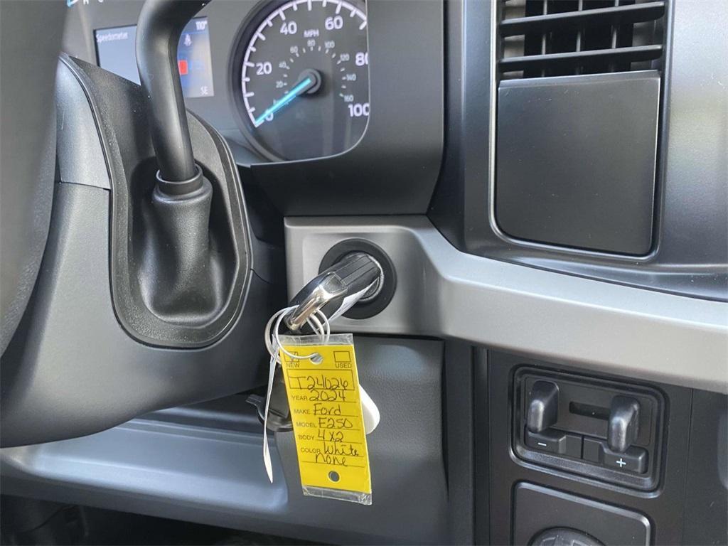 new 2024 Ford F-250 car, priced at $40,495