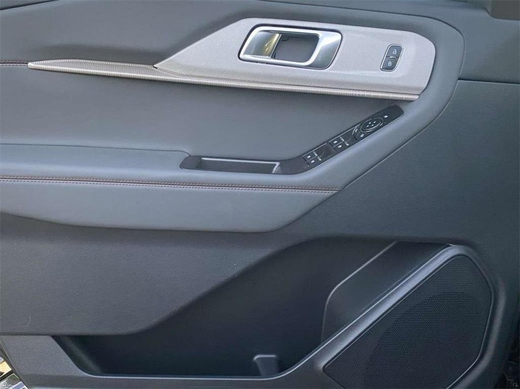 new 2025 Ford Explorer car, priced at $33,995