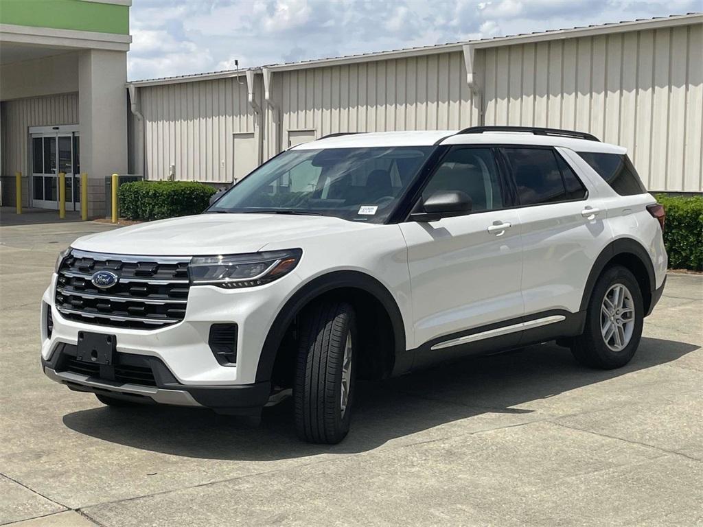 new 2025 Ford Explorer car, priced at $35,672