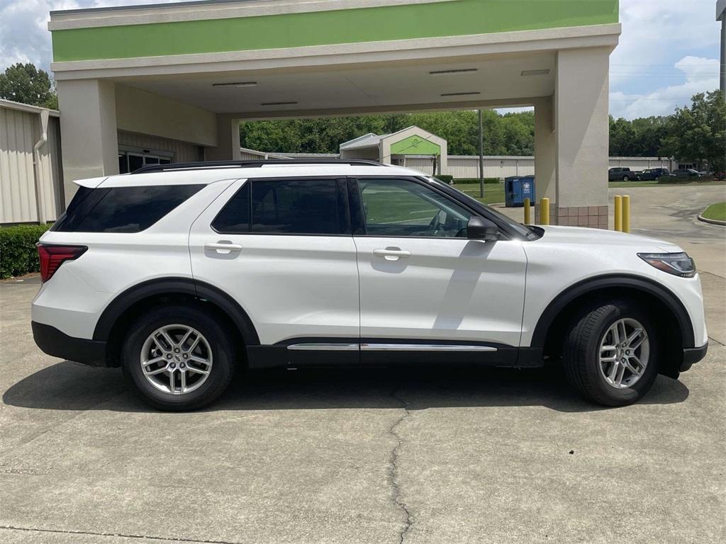 new 2025 Ford Explorer car, priced at $35,672