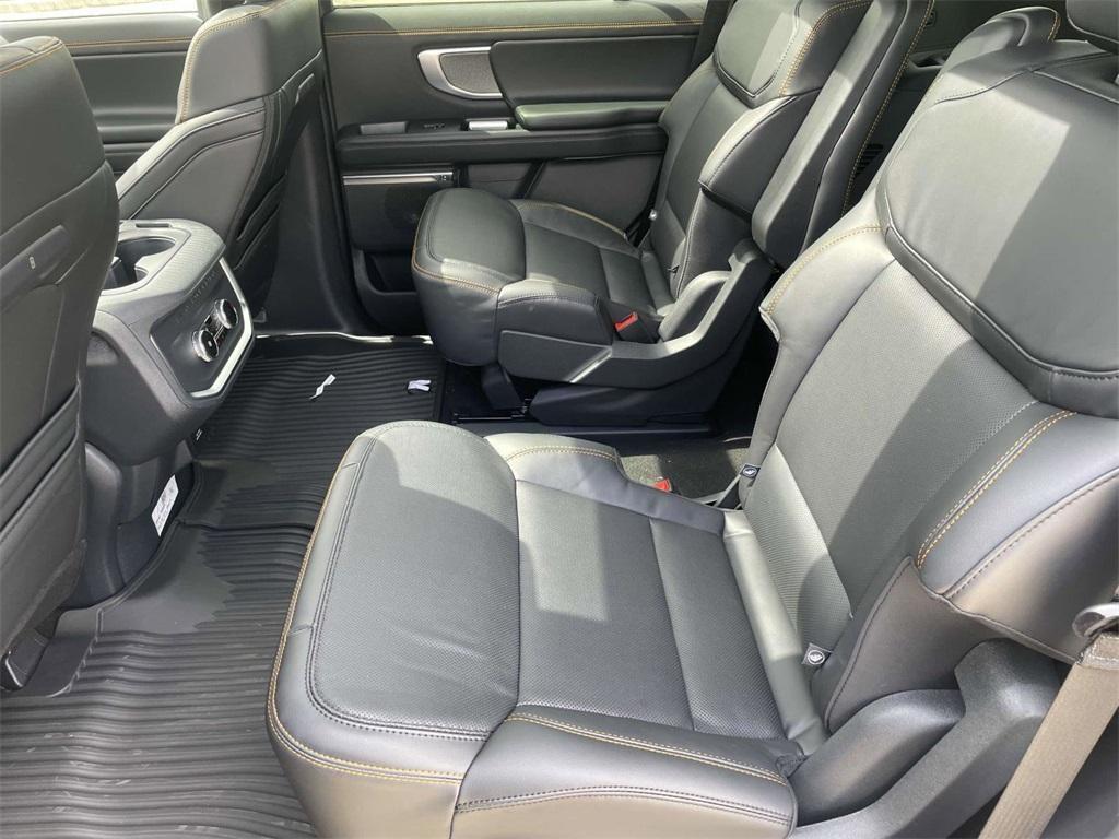 new 2025 Ford Expedition car, priced at $80,525
