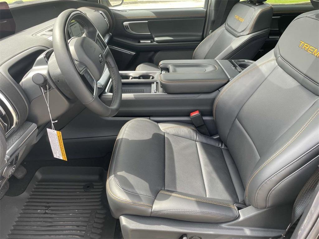 new 2025 Ford Expedition car, priced at $80,525
