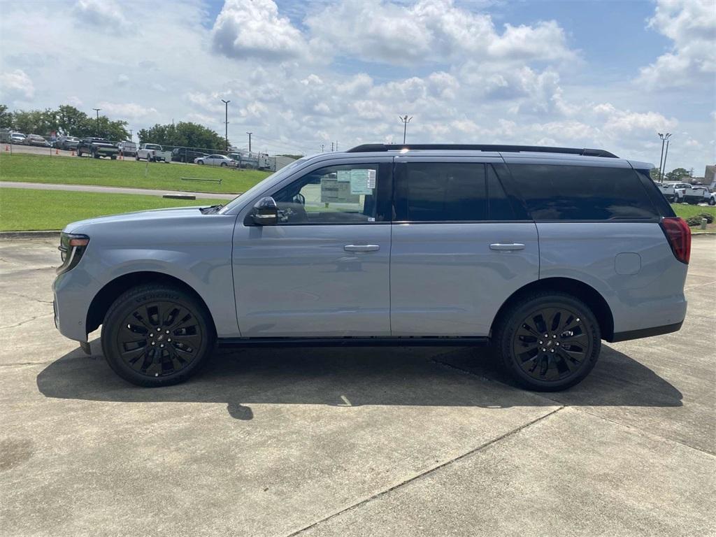 new 2025 Ford Expedition car, priced at $77,828