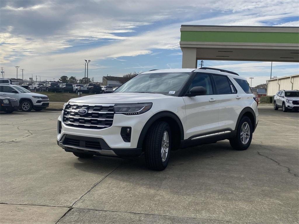 new 2025 Ford Explorer car, priced at $37,600