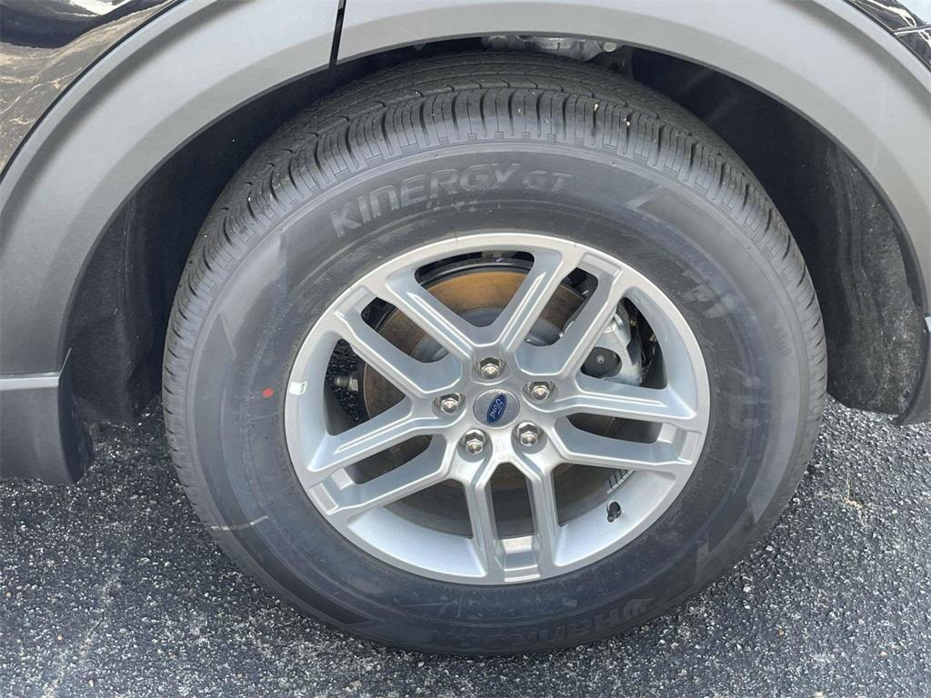 new 2025 Ford Explorer car, priced at $35,016