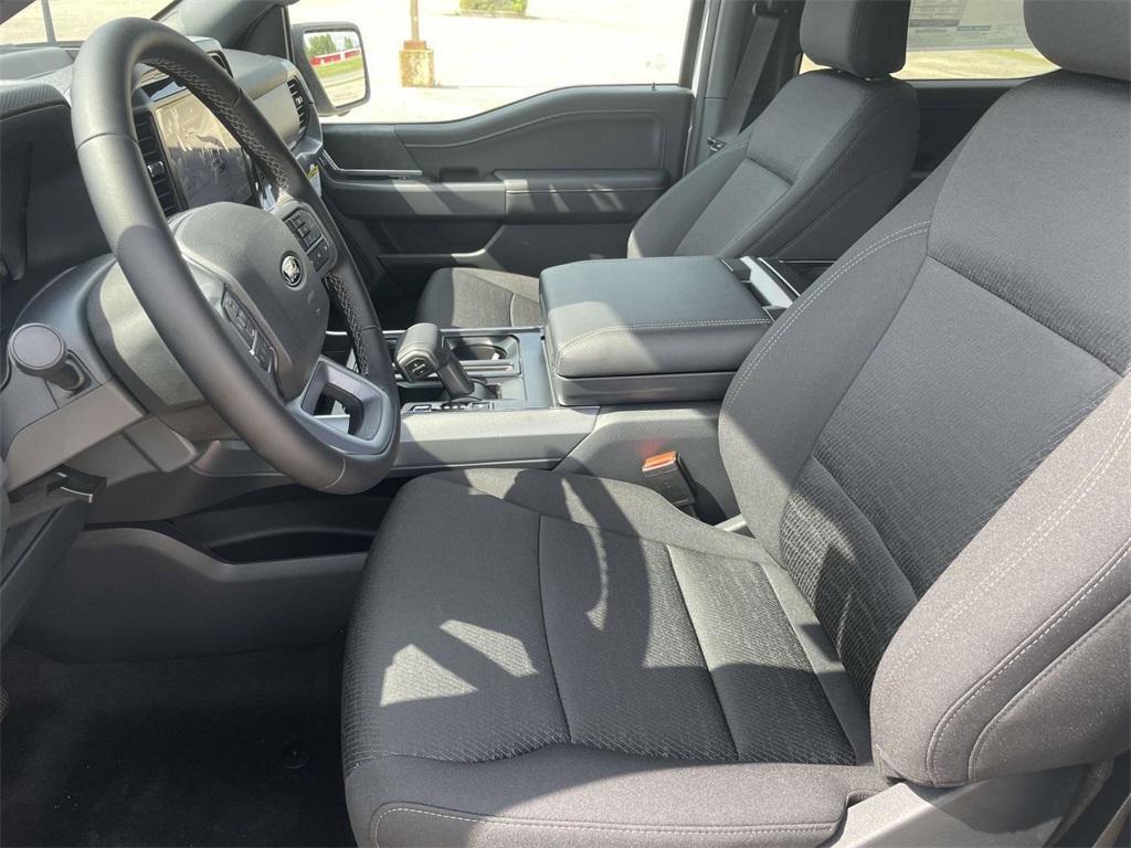 new 2025 Ford F-150 car, priced at $52,112