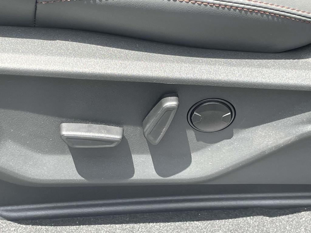 new 2025 Ford Expedition Max car, priced at $70,905