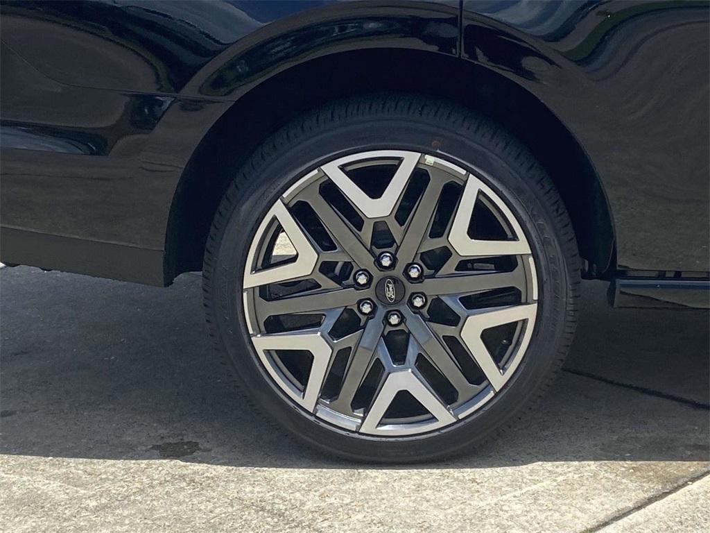 new 2025 Ford Expedition car, priced at $87,495