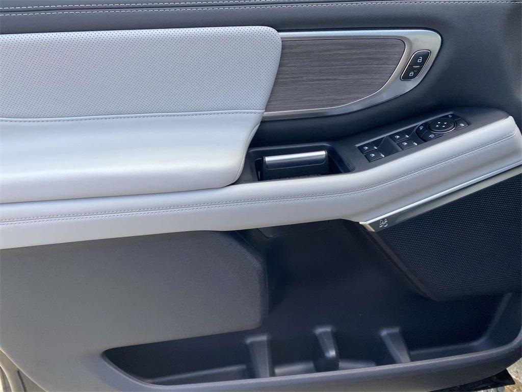 new 2025 Ford Expedition car, priced at $87,495