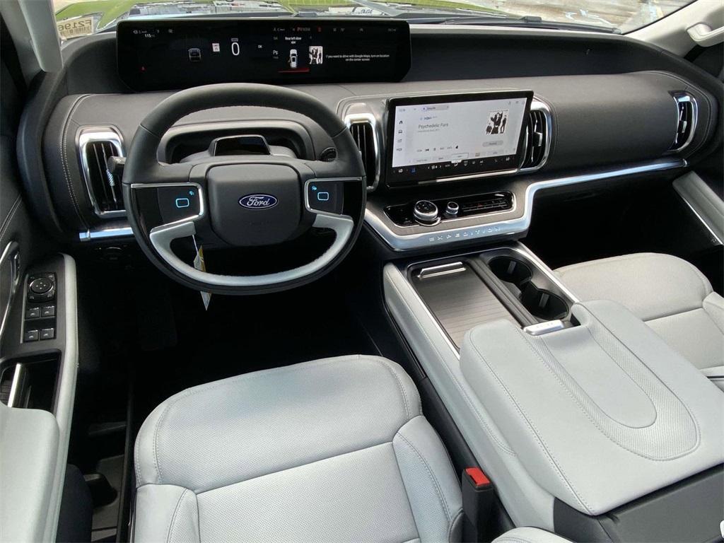 new 2025 Ford Expedition car, priced at $87,495