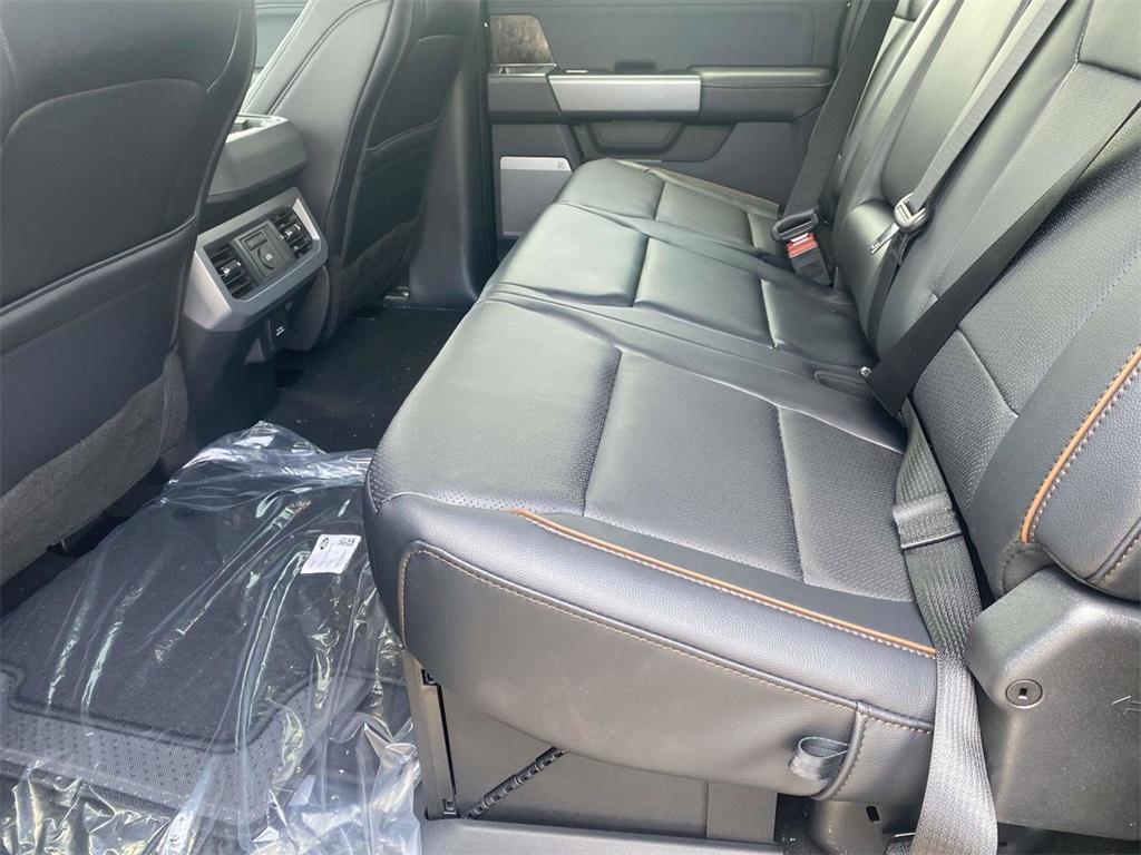 new 2025 Ford F-250 car, priced at $78,294