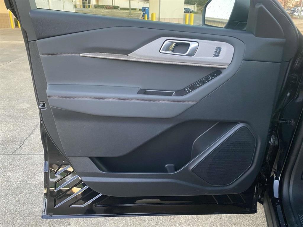 new 2025 Ford Explorer car, priced at $34,995