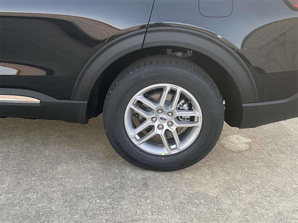 new 2025 Ford Explorer car, priced at $34,995