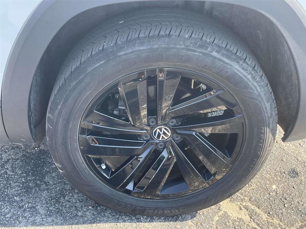 used 2023 Volkswagen Atlas Cross Sport car, priced at $27,288