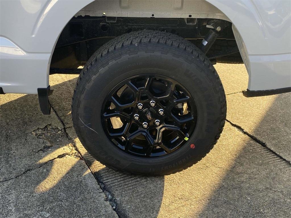 new 2025 Ford F-150 car, priced at $39,995