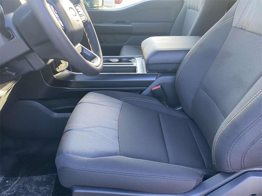 new 2025 Ford F-150 car, priced at $39,995