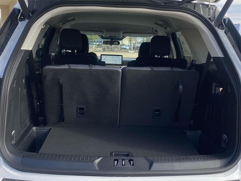 new 2025 Ford Explorer car, priced at $35,672