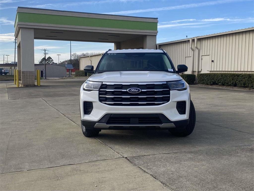new 2025 Ford Explorer car, priced at $35,672