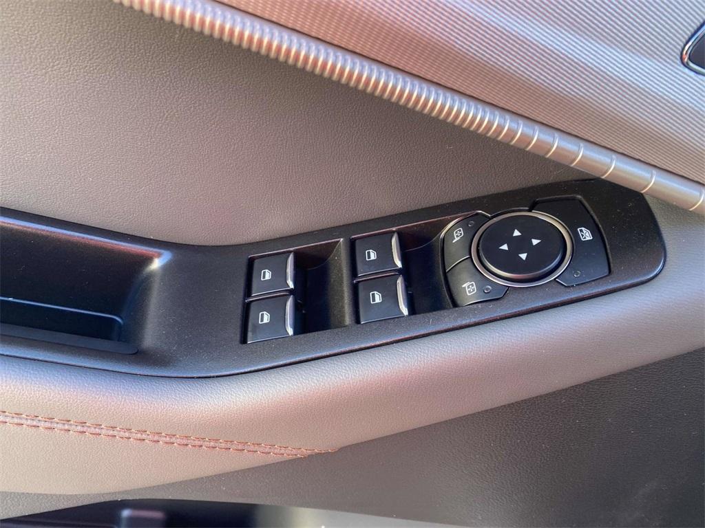 new 2025 Ford Explorer car, priced at $35,672