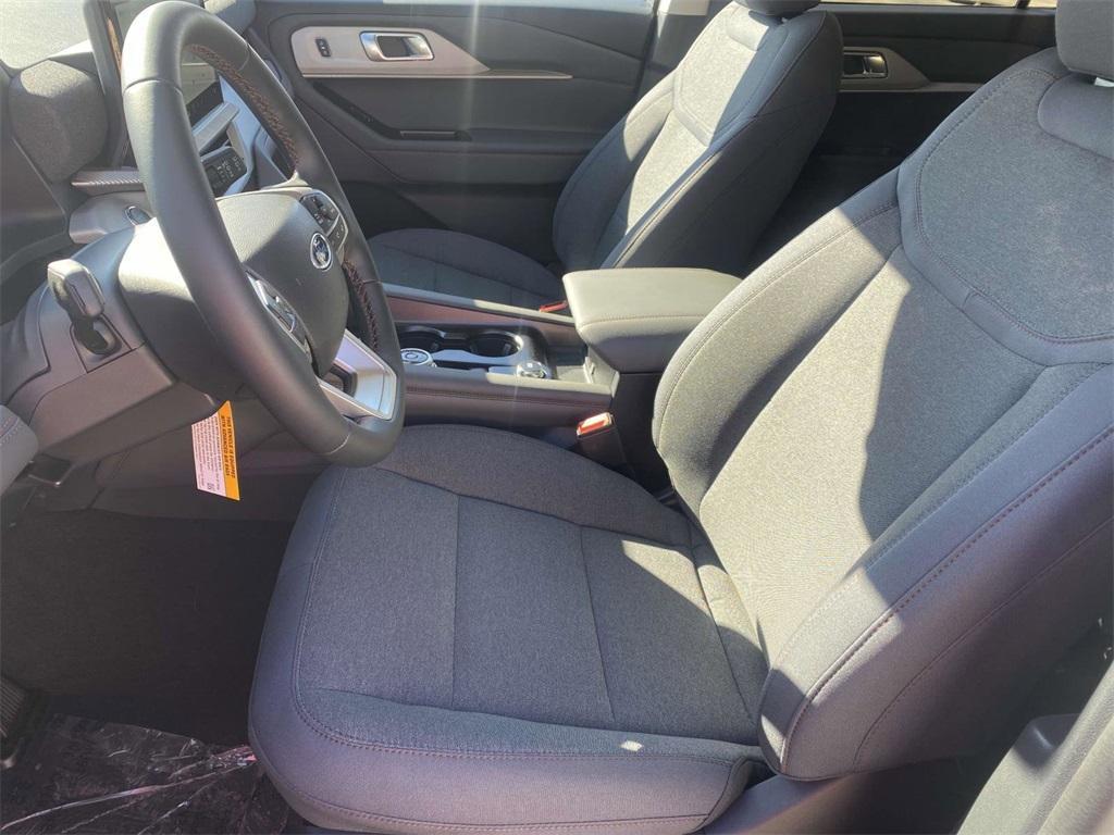 new 2025 Ford Explorer car, priced at $35,672