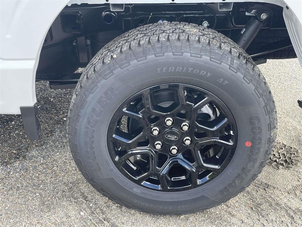 new 2025 Ford F-150 car, priced at $60,180