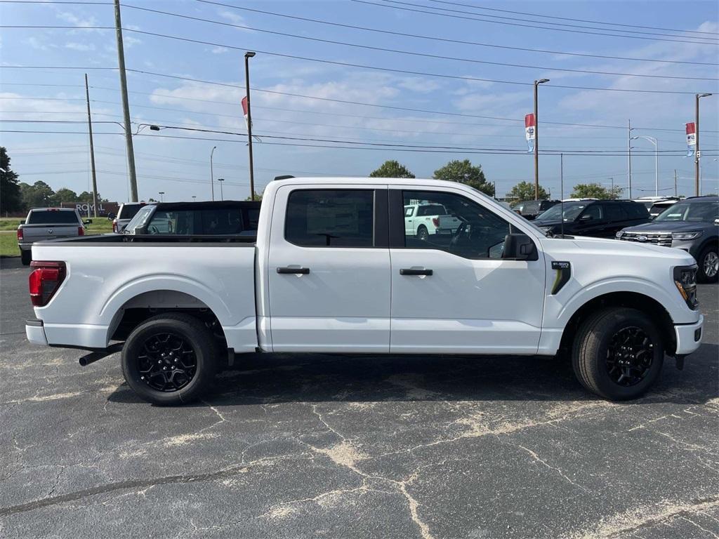 new 2025 Ford F-150 car, priced at $39,490
