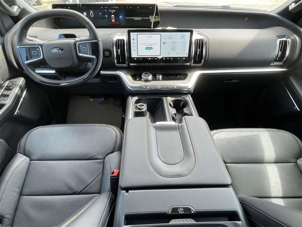 new 2025 Ford Expedition car, priced at $83,180