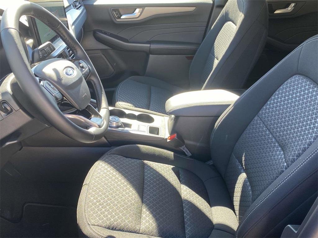 new 2025 Ford Escape car, priced at $31,256
