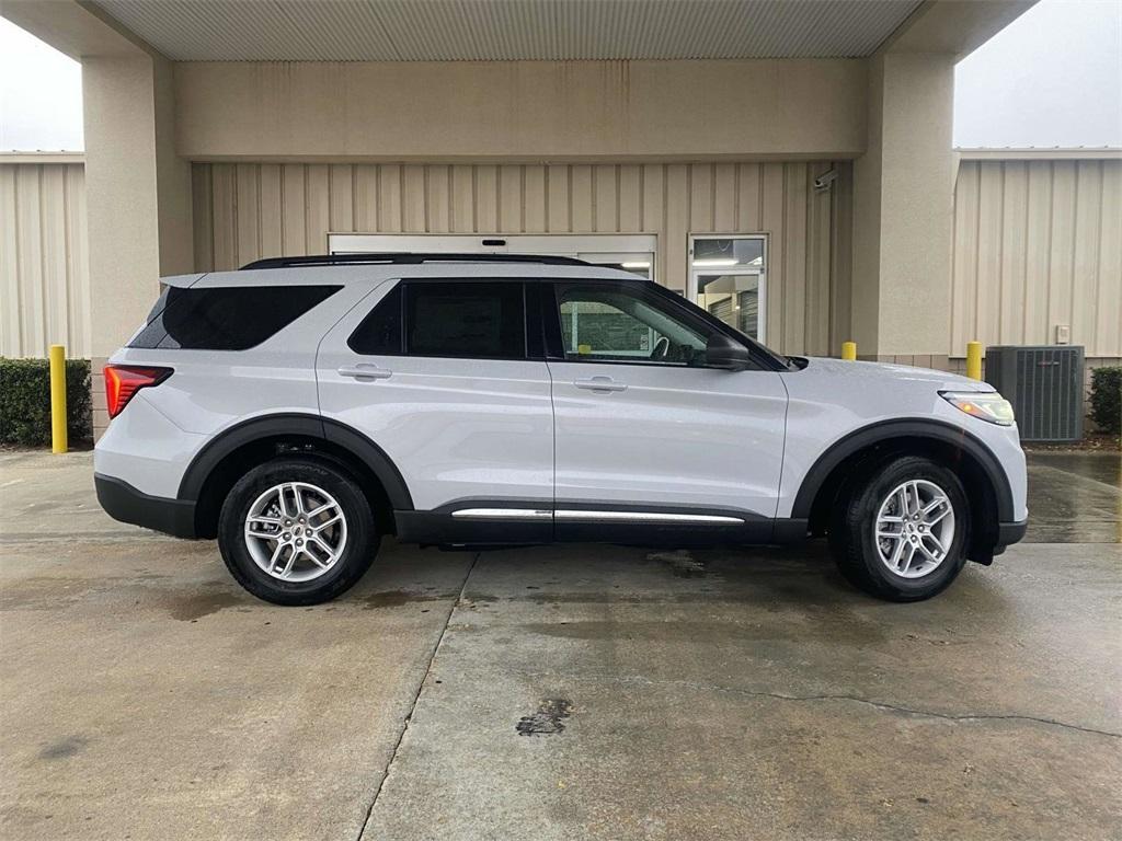 new 2025 Ford Explorer car, priced at $35,013