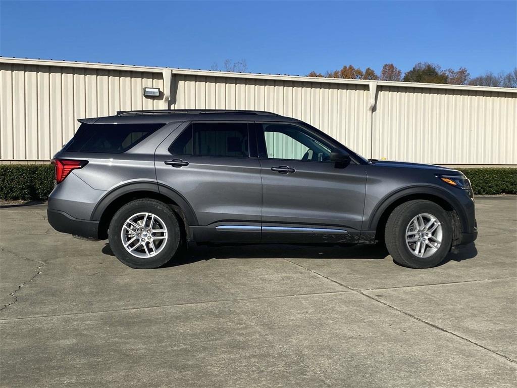 new 2025 Ford Explorer car, priced at $33,995