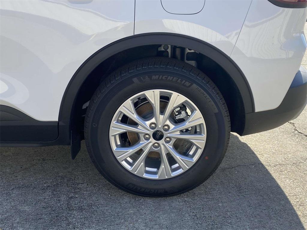 new 2025 Ford Escape car, priced at $31,256