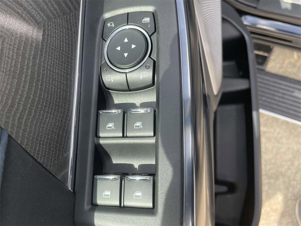 new 2025 Ford F-250 car, priced at $91,568