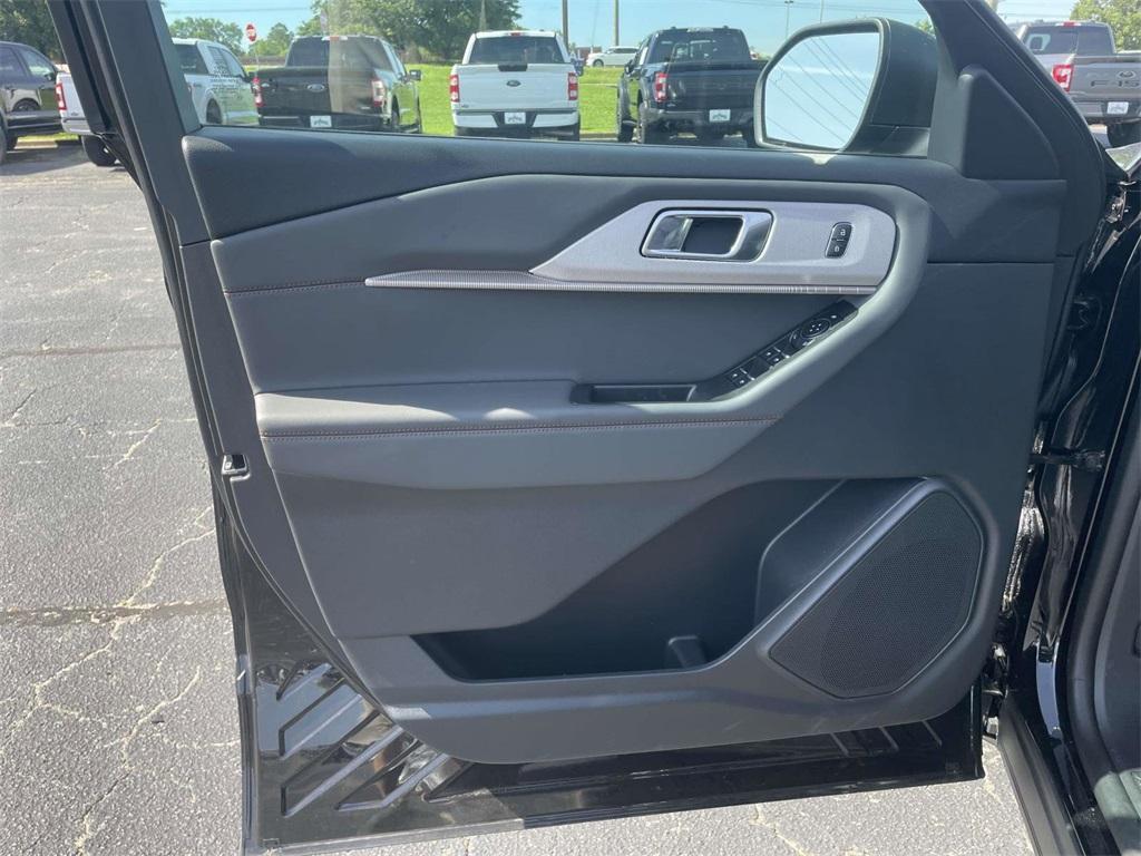 new 2025 Ford Explorer car, priced at $34,244