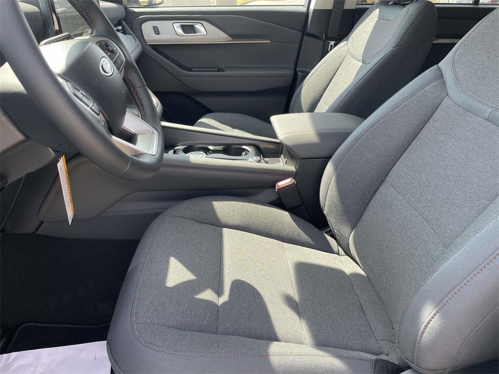new 2025 Ford Explorer car, priced at $35,672