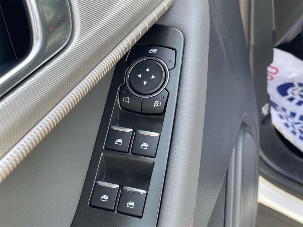 new 2025 Ford Explorer car, priced at $31,990