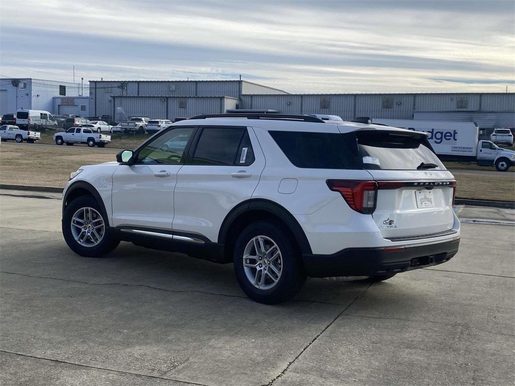 new 2025 Ford Explorer car, priced at $35,672