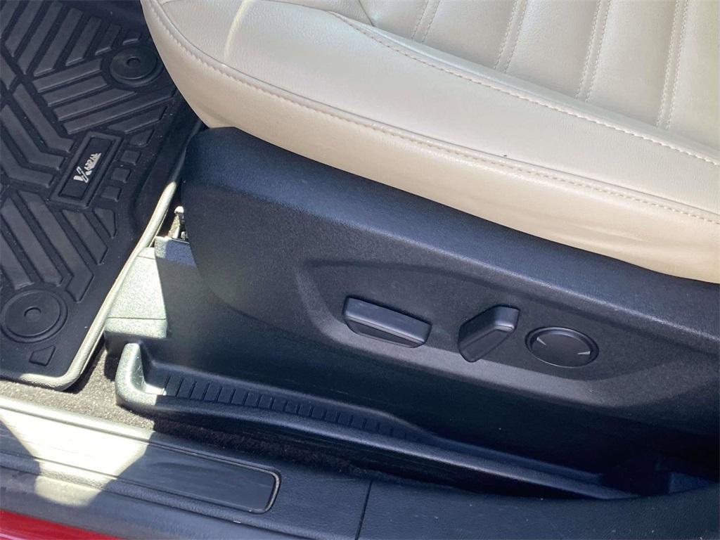 used 2020 Ford Edge car, priced at $12,899